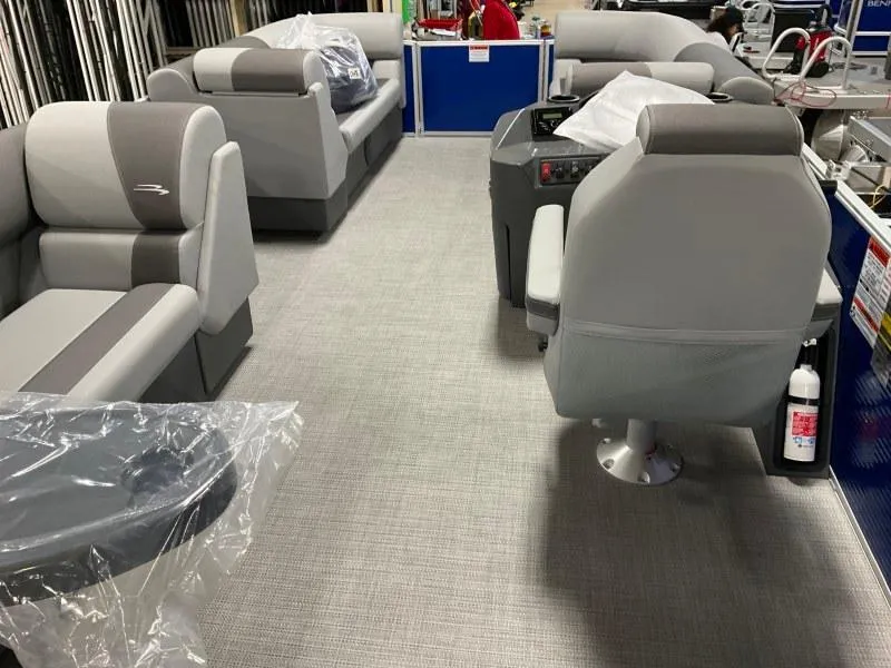 Slide: The Image of Bennington 20 SVL 2024 - 8