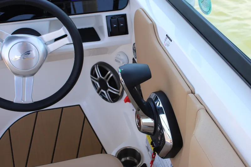 Slide: The Image of Sea Ray SDX 230 Surf 2026 - 23