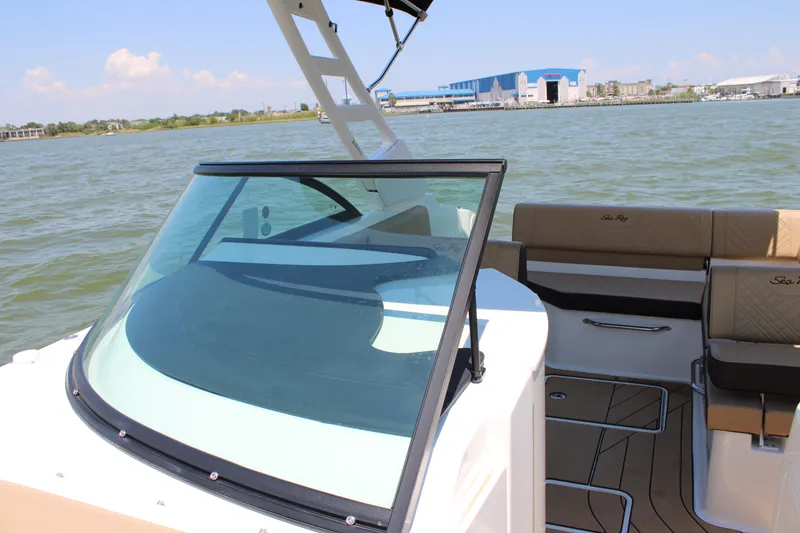 Slide: The Image of Sea Ray SDX 230 Surf 2026 - 29