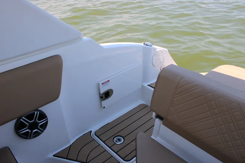 Slide: The Image of Sea Ray SDX 230 Surf 2026 - 15