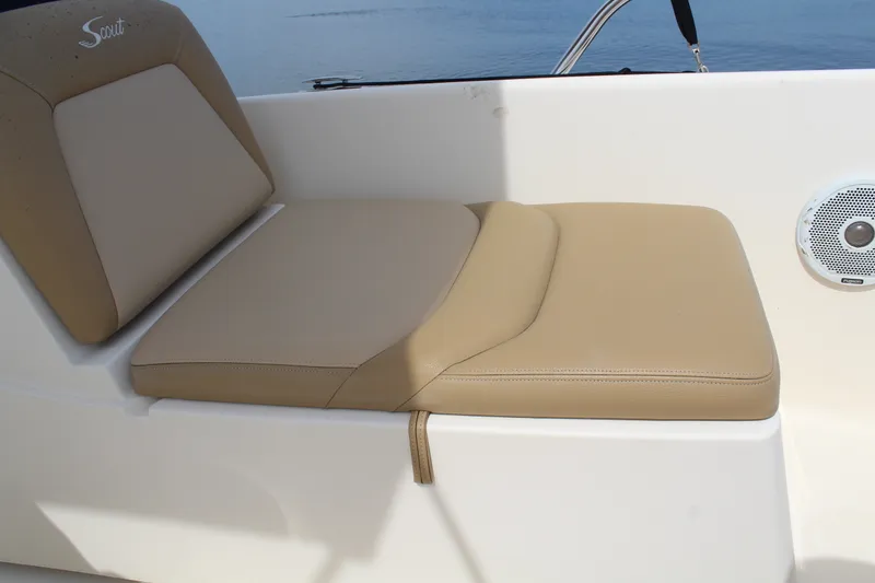 Slide: The Image of Scout 175 SPORT DORADO 2021 - 25