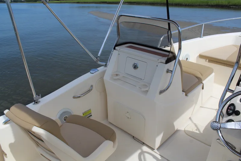 Slide: The Image of Scout 175 SPORT DORADO 2021 - 19