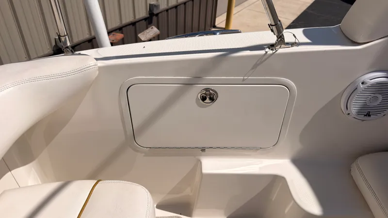 The Image of Sea Ray 280 SUNDANCER 2001 - 19