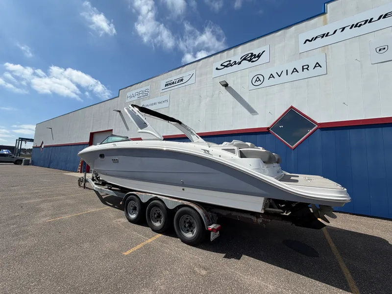 Slide: The Image of Sea Ray SDX 290 2025 - 5