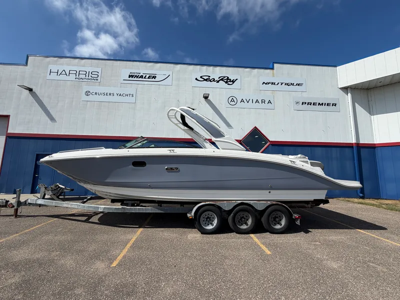 Slide: The Image of Sea Ray SDX 290 2025 - 6
