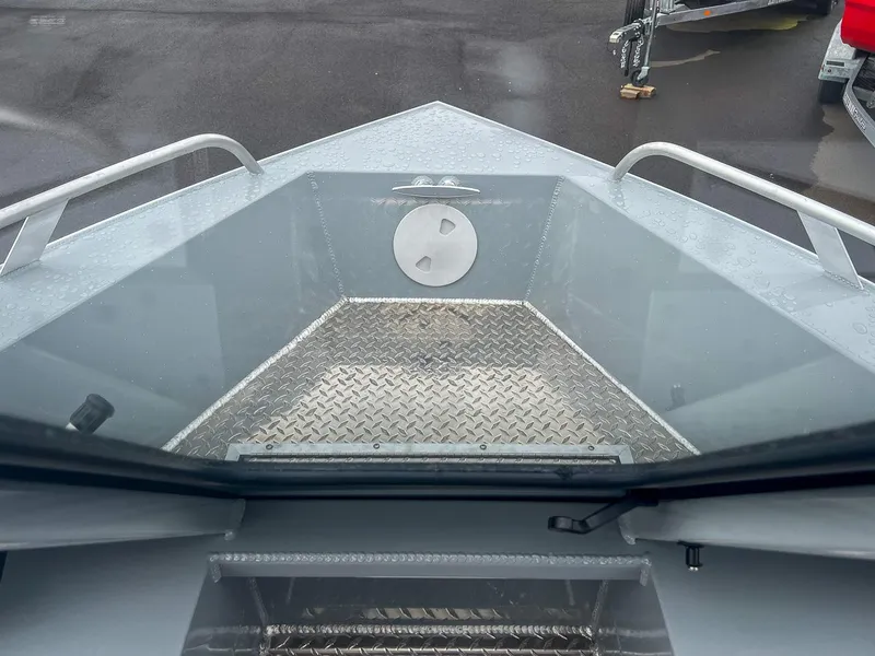 Slide: The Image of Hewescraft 200 ProV 2024 - 7