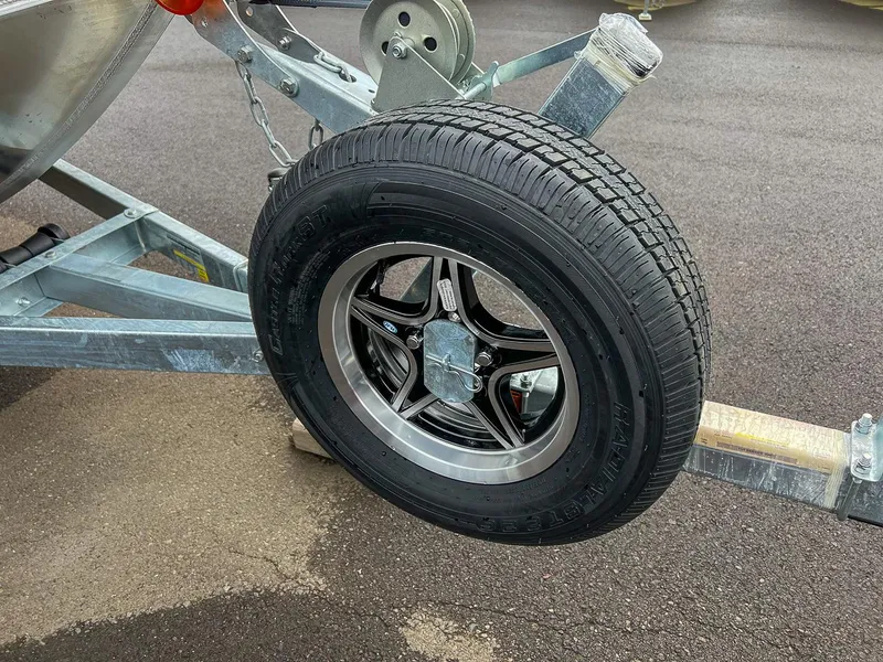 Slide: The Image of Hewescraft 200 ProV 2026 - 19