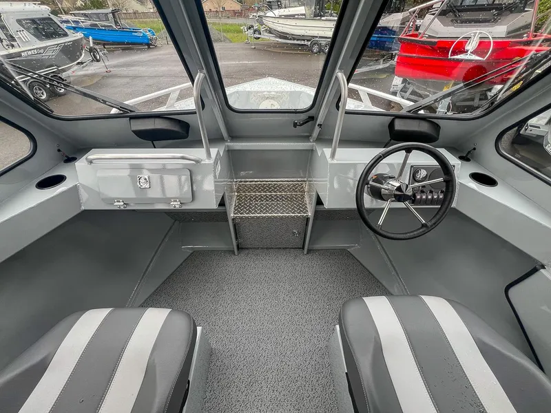 Slide: The Image of Hewescraft 200 ProV 2026 - 8