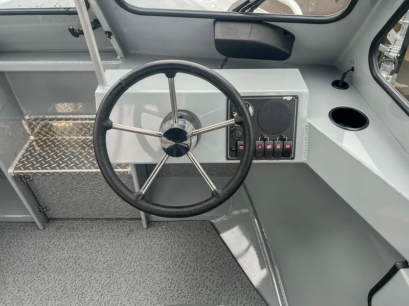 Slide: The Image of Hewescraft 200 ProV 2026 - 9