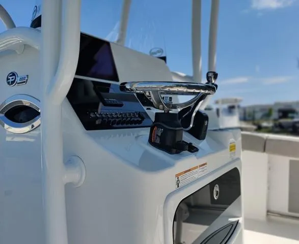 Slide: The Image of Sea Pro 222 CC 2024 - 11