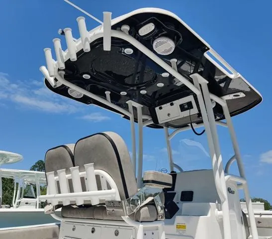 Slide: The Image of Sea Pro 222 CC 2024 - 7