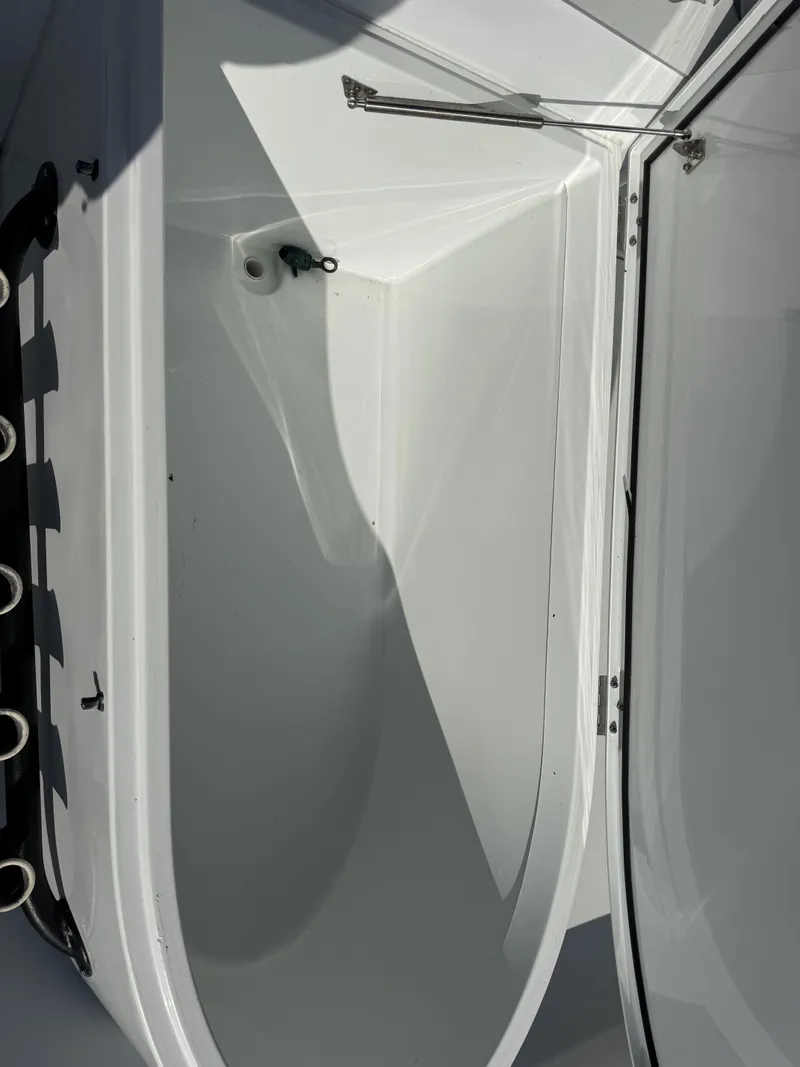 Slide: The Image of Freeman 34 VH Hull and Trailer 2019 - 25