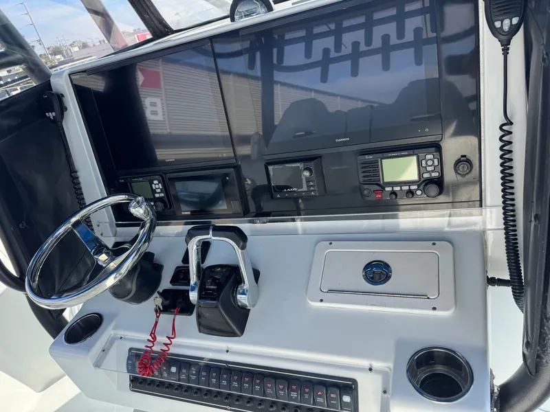 Slide: The Image of Freeman 34 VH Hull and Trailer 2019 - 28