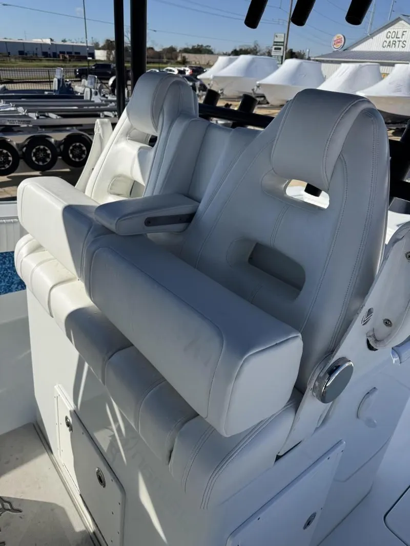 Slide: The Image of Freeman 34 VH Hull and Trailer 2019 - 5