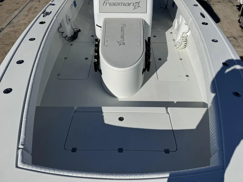 Slide: The Image of Freeman 34 VH Hull and Trailer 2019 - 9