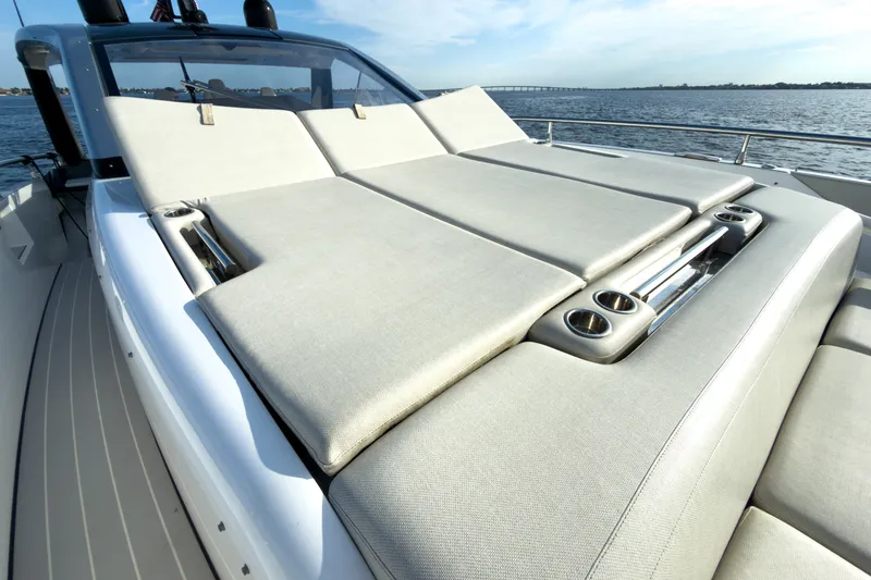 Slide: The Image of Azimut Verve 47 2022 - 50