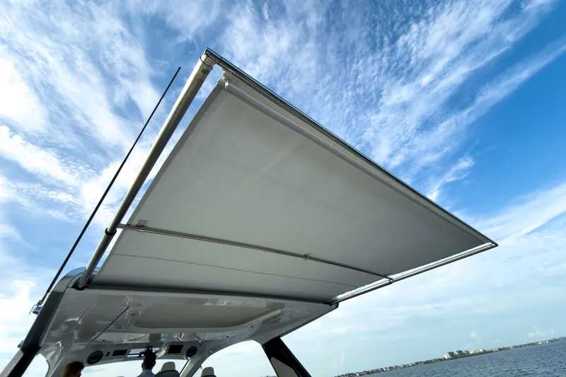 Slide: The Image of Azimut Verve 47 2022 - 12
