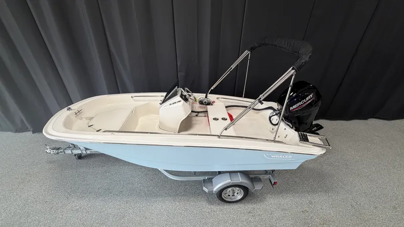 Slide: The Image of Boston Whaler 130 Super Sport 2027 - 1