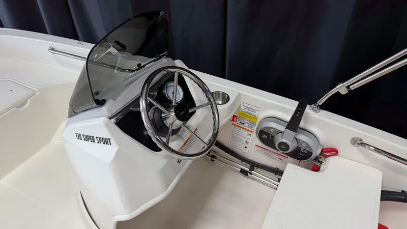 Slide: The Image of Boston Whaler 130 Super Sport 2027 - 13
