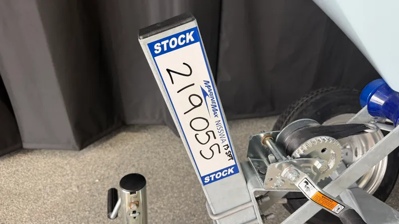 Slide: The Image of Boston Whaler 130 Super Sport 2027 - 40