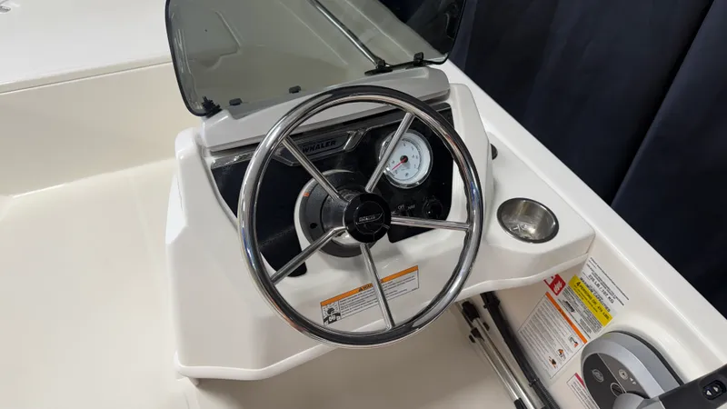 Slide: The Image of Boston Whaler 130 Super Sport 2027 - 19