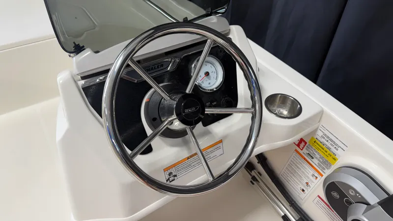 Slide: The Image of Boston Whaler 130 Super Sport 2027 - 22