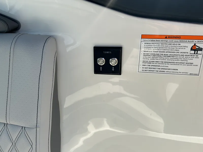 Slide: The Image of Sea Ray 260 SXO 2026 - 6