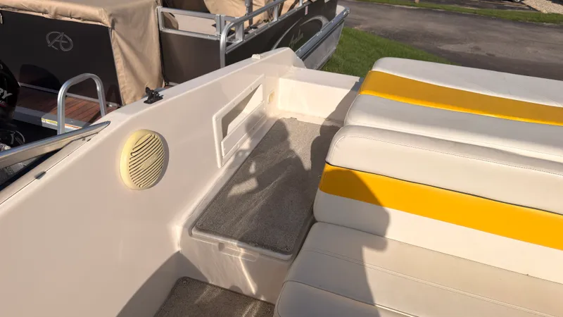 Slide: The Image of Rinker CAPTIVA 192 2002 - 6