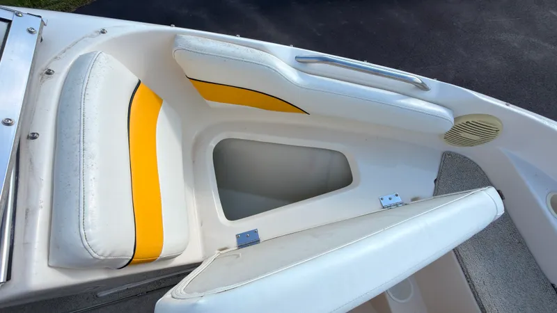 Slide: The Image of Rinker CAPTIVA 192 2002 - 32