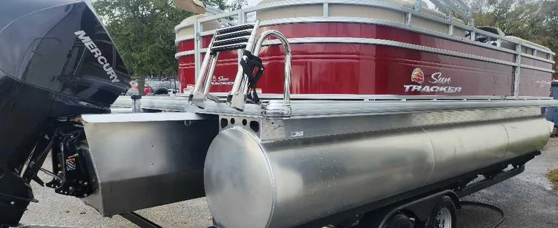 The Image of 2024 Sun Tracker Party Barge 22 RF XP3 pontoon boat with Mercury engine. - 1
