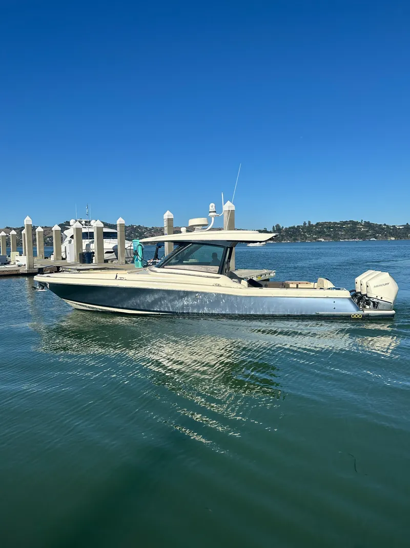 Slide: The Image of Chris-Craft CALYPSO 35 2023 - 17