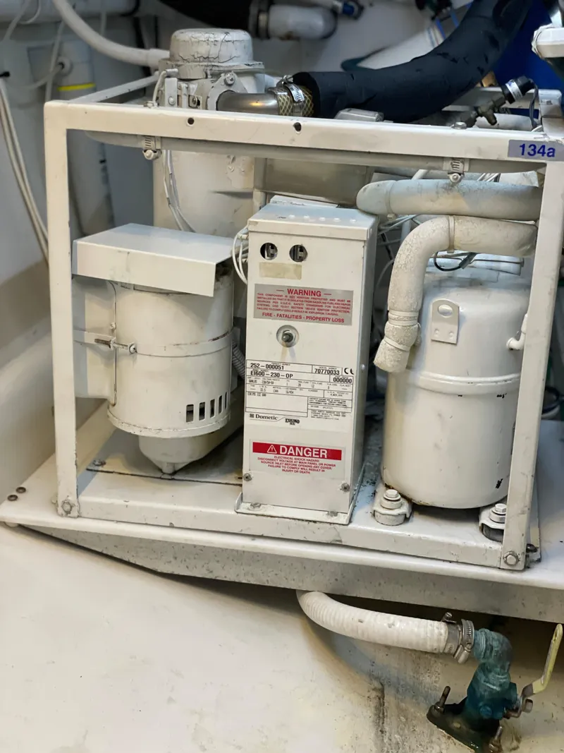 Slide: The Image of Eskimo 600 Icemaker - 50