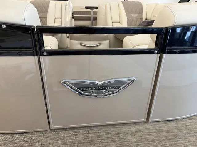 Slide: The Image of Bennington 23 RXSB 2020 - 3