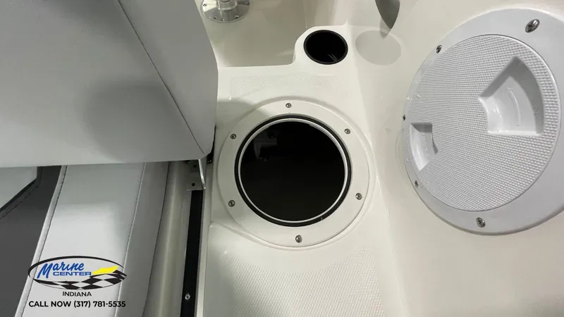 Slide: The Image of Bayliner Element M19 2024 - 7