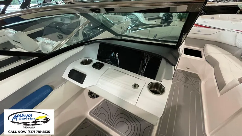 Slide: The Image of Regal LS 4 SURF ULTIMATE 2024 - 17