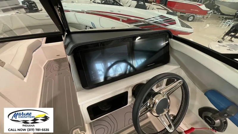 Slide: The Image of Regal LS 4 SURF ULTIMATE 2024 - 4