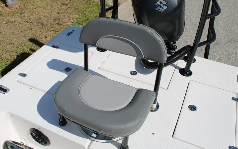 Slide: The Image of 2024 Spyder FX19 Vapor boat seat and deck area. - 10