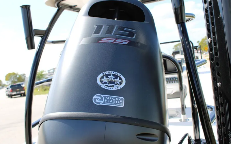 Slide: The Image of 2024 Spyder FX19 Vapor boat with 115 SS outboard motor. - 5