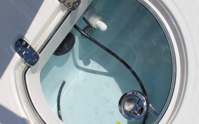 Slide: The Image of Livewell compartment of 2024 Spyder FX19 Vapor boat. - 9