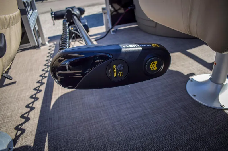 Slide: The Image of Minn Kota trolling motor on 2023 Sun Tracker Sportfish 24 XP3 pontoon boat. - 8