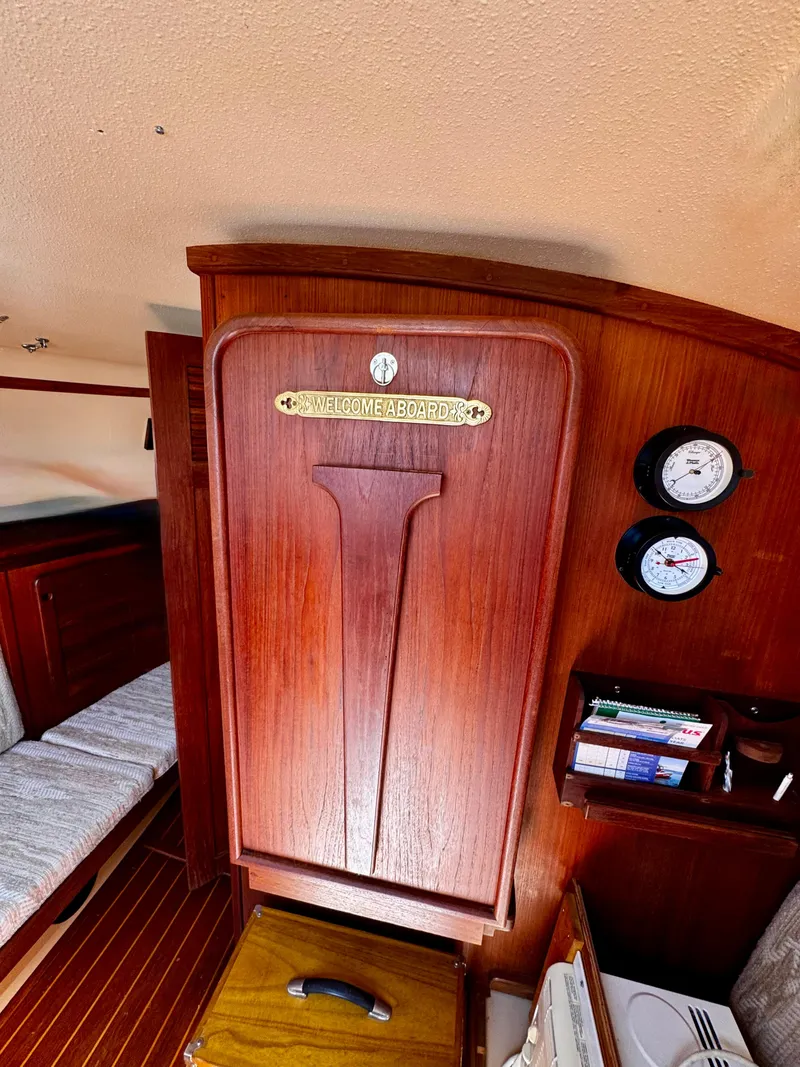 Slide: The Image of Island Packet 27 1987 - 52