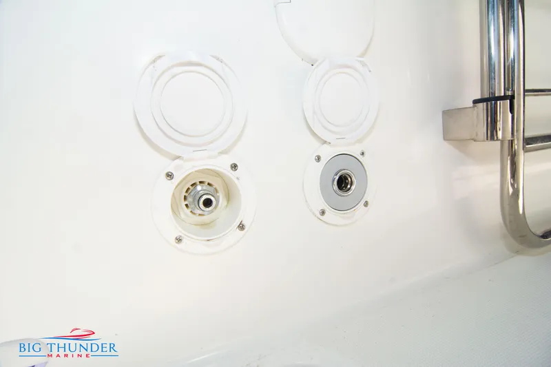 Slide: The Image of Jeanneau Leader 10.5 2020 boat water and power connections. - 28