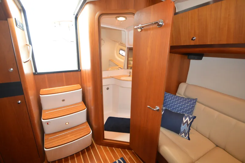 Slide: The Image of Tiara 3600 Sovran 2005 - 29