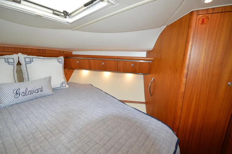 Slide: The Image of Tiara 3600 Sovran 2005 - 35