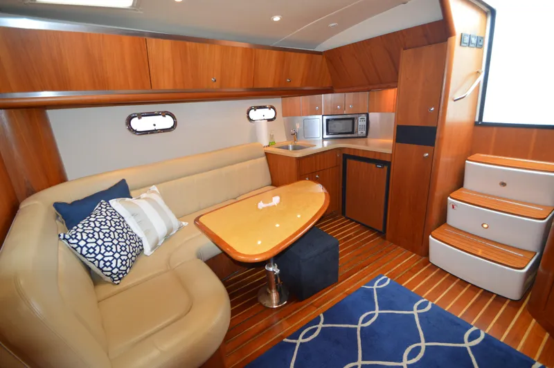 Slide: The Image of Tiara 3600 Sovran 2005 - 40