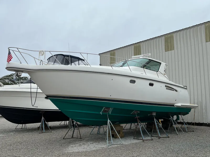 Slide: The Image of Tiara 3600 Sovran 2005 - 55