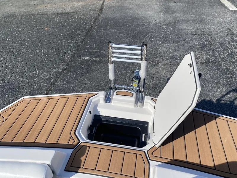 Slide: The Image of Starcraft SVX 211 OB CC 2024 - 24