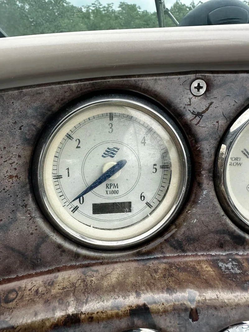 Slide: The Image of Close-up of 2006 Four Winns 328 Vista boat RPM gauge. - 17