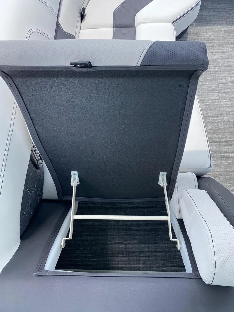 Slide: The Image of 2024 Viaggio Diamante 24U boat seat storage compartment. - 29