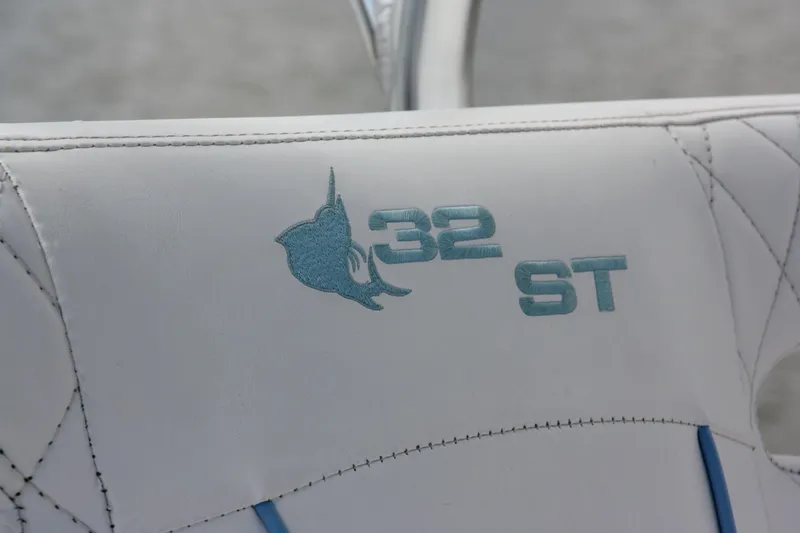 Slide: The Image of 32 Contender 32ST- Seating - 9